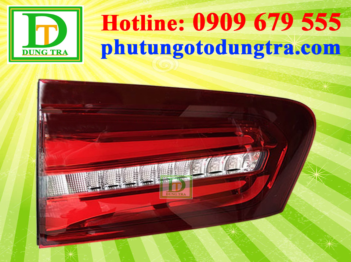 Đ&egrave;n l&aacute;i trong Mercedes-Benz GLC